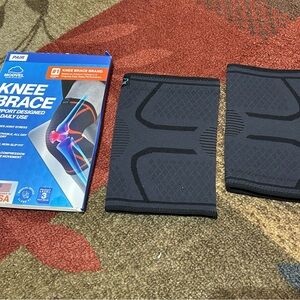 Black Knee Brace Pair SIZE (L)